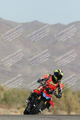 media/Dec-01-2025-Moto Forza (Mon) [[2daa91e15f]]/2-Intermediate Group/Session 2 Turn 9 Entry/